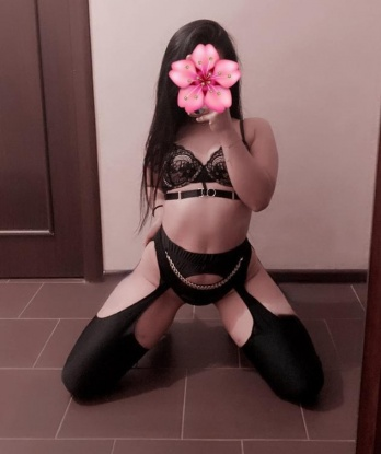 У меня богатый опыт, который позволит нам погрузиться в мир страсти и наслаждения. Живу в самом сердце Москвы, где могу принять тебя в своей уютной квартире или приехать к тебе. Среди моих услуг - классический и эротический массаж, оральные ласки, игры в ролевые сценарии и многое другое. Доверься моим нежным рукам и упустишься в мир наслаждения. Загляни в мой профиль, чтобы увидеть фото и прочитать отзывы. 🌹💋🔥 13848, 23 года